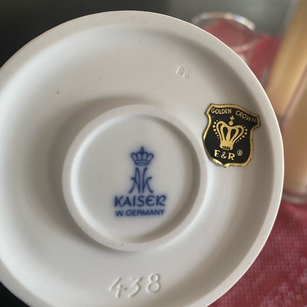 Vintage Kaiser German Porcelain - Picture 6 of 6